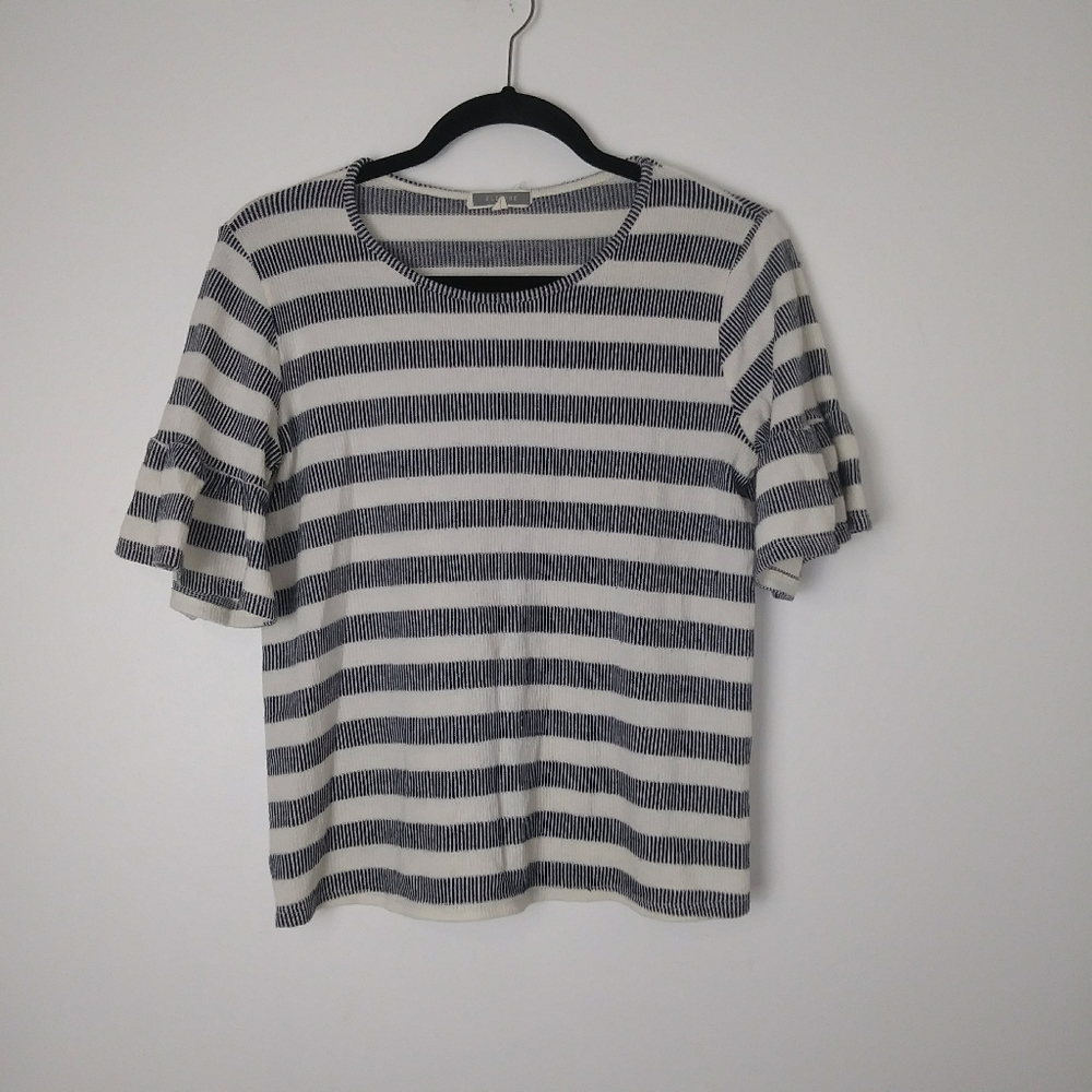 Pleione ruffle sleeve top